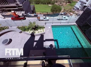 Casa · 935m² · 5 Recámaras · 6 Estacionamientos · Hermosa Casa con Alberca en Renta en Club de Golf, La Loma