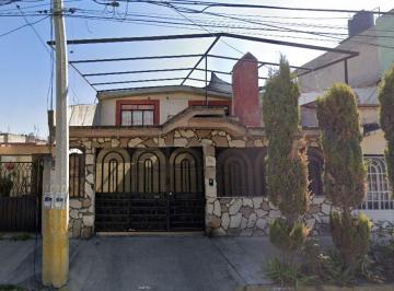 Casa de 3 habitaciones, Ecatepec de Morelos · Casa de Remate en San Pablo de Las Salinas, Cerca de La Plaza Comercial Jardines