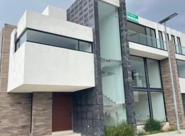 Casa · 488m² · 4 Recámaras · 2 Estacionamientos · Casa en Venta Fraccionamiento La Concepción