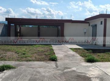 Casa · 200m² · 2 Recámaras · 5 Estacionamientos · Casa en Renta en Salinas Victoria