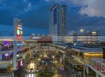 Local comercial · 78m² · 1 Recámara · 30 Estacionamientos · Local Comercial en Renta en Monterrey