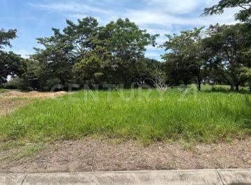 Terreno / Lote · 500m² · Terreno Residencial 1ra Etapa, con Vista a Campo de Golf en Altozano