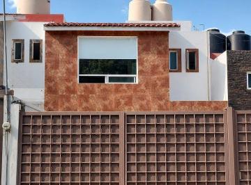 Casa · 188m² · 3 Recámaras · 2 Estacionamientos · Casa en Venta, Lomas de Valle Dorado, 3 Recámaras.