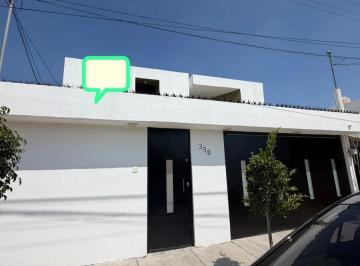 Casa · 5 Recámaras · 2 Estacionamientos · Casa Muy Amplia en Renta