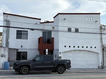 Casa · 6 Recámaras · Casa en San Nicolás de Los Garza