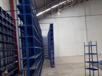1 · Nave Industrial en Industrial Alce Blanco