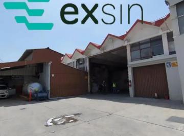 1 · Nave Industrial en Resurgimiento