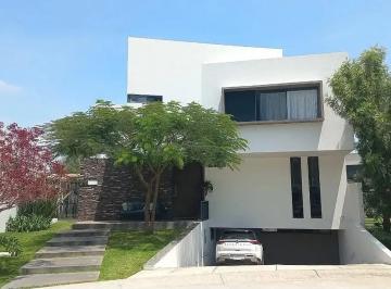 Casa en condominio de 3 habitaciones, Zapopan · Vive en Fraccionamiento Los Sueños, Residencia con Alberca