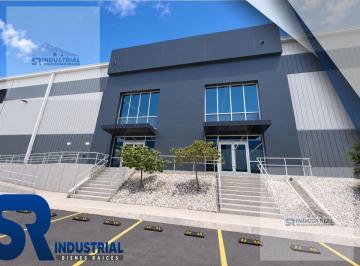 Nave industrial · 8000m² · 48 Estacionamientos · Prosperity Park