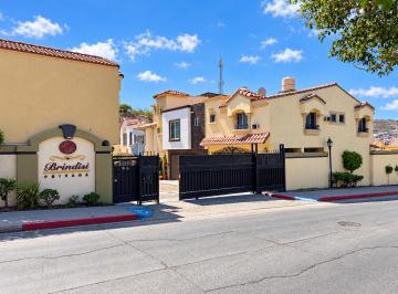 Casa de 4 habitaciones, Tijuana · Casa en Renta en Santa Fe 3ra. Sección con 4 Recámaras y Jacuzzi