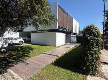 Casa · 410m² · 4 Recámaras · 3 Estacionamientos · Casa en Venta en Arauca II, Zona Real, con 4 Recámaras