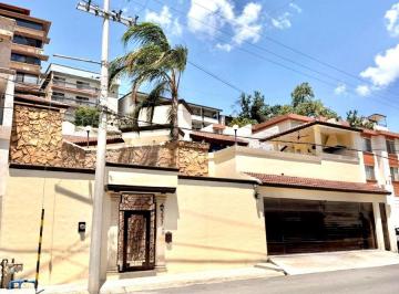 Casa de 3 habitaciones, San Pedro Garza García · Casa en Venta en Fuentes del Valle, Spgg