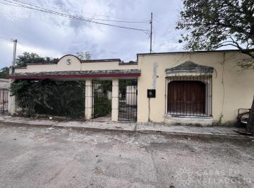 Casa · 367m² · 1 Recámara · 5 Estacionamientos · Casa con Amplio Terreno en El Barrio de Sisal, Valladolid