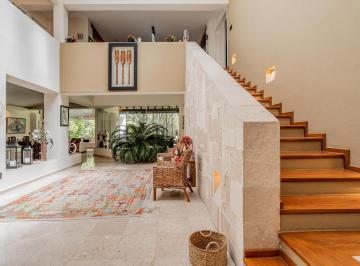 Casa · 600m² · 2 Estacionamientos · Casa en Venta en Balvanera