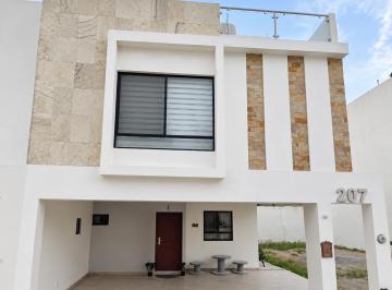 Casa de 4 habitaciones, Apodaca · Casa en Venta con Terreno Excendete Rinconada Colonial, Sector Buganbilias