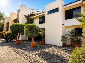 Casa en condominio · 274m² · 3 Recámaras · 3 Estacionamientos · Casa en Condominio en Venta en Acapatzingo, Cuernavaca