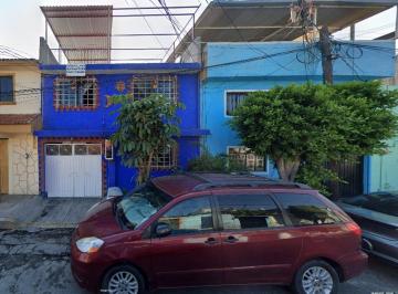 Casa de 3 habitaciones, Tláhuac · Casa de Remate en Zapotitlan Tlahuac, Cerca de Parque Antenas y Centro de Tlahuac