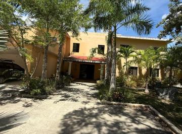 Edificio · 5700m² · 14 Recámaras · 45 Estacionamientos · Oficinas en Venta en Cancun