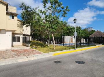 Casa · 122m² · 3 Recámaras · 2 Estacionamientos · Casa en Renta en Cancun Residencial Catania