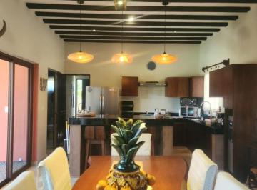 Casa · 320m² · 4 Recámaras · 2 Estacionamientos · Furnished 4 - Bedroom House With Private Pool For Rent in Ticuch, Valladolid