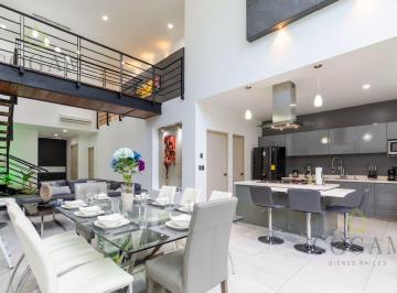 Casa · 285m² · 4 Recámaras · 2 Estacionamientos · Casa en Venta en Residencial El Cielo, Playa del Carmen