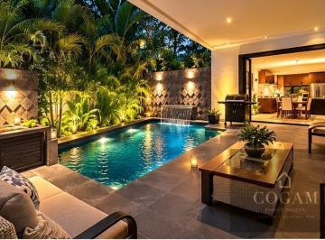 Casa · 288m² · 4 Recámaras · 3 Estacionamientos · Casa en Venta en Arbolada Cancún | 4 Recámaras, Alberca y Rooftop