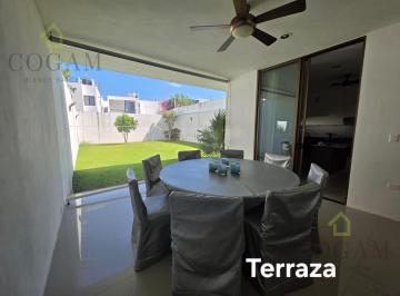 Casa · 260m² · 3 Recámaras · 2 Estacionamientos · Casa en Renta en Cholul, Mérida | Casa Club y Áreas Comunes