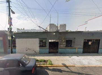 Casa de 4 habitaciones, Benito Juárez · Casa en Venta en Colonia Portales Norte, Benito Juárez. Cerca de Parque de Los Venados