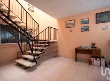Casa · 236m² · 6 Recámaras · 3 Estacionamientos · Venta de Casa en Gamma, Romero de Terreros, Coyoacán, Cdmx