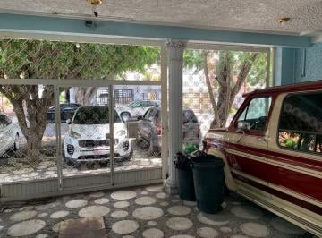 Casa de 8 habitaciones, Guadalajara · Casa en Venta Excelente Para Negocio de Renta de Espacios Habitacionales, Oficinas, Etc.