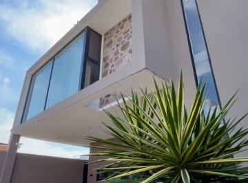 Casa de 3 habitaciones, El Marqués · Casa de Autor en Venta Terreno Doble Zibata Queretaro