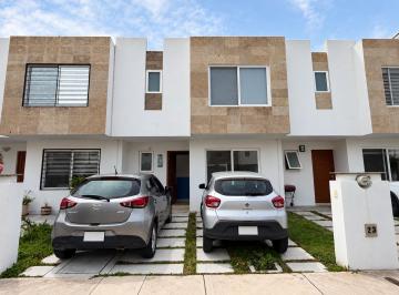 Casa de 3 habitaciones, Corregidora · Casa en Venta en Paseos del Bosque, Corregidora | 3 Recámaras, Alberca y Palapa