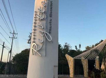 Terreno / Lote , Puerto Morelos · Terreno de 160 m² en Venta en Residencial Regatta