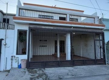 Casa de 4 habitaciones, Monterrey · Casa en Renta | Lomas Modelo