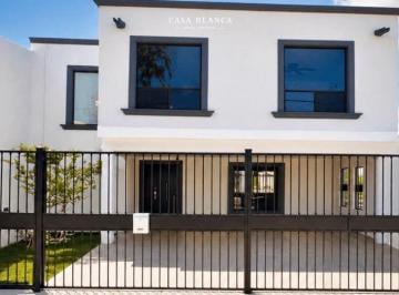 Casa · 3 Recámaras · 1 Estacionamiento · Campanario Casa en Renta