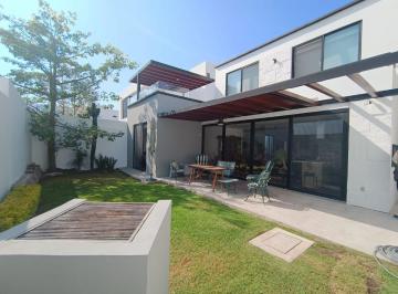 Casa de 3 habitaciones, El Marqués · Venta Casa de Una Planta en Querétaro, Zibata con Jardin
