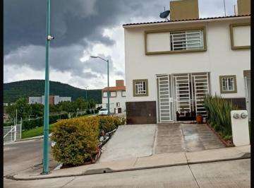 Casa Renta de 2 habitaciones · Rento Casa Amueblda con Servicios Incluidos