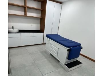 Oficina · 30m² · 1 Estacionamiento · Consultorio Médico en Renta - Av Revolución - Incluye Servicios y Mantenimiento