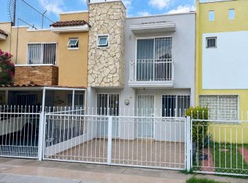 Casa de 3 habitaciones, Zapopan · Casa Renta Real del Bosque Zapopan 3 Recamaras 1 Planta Baja 3 Baños Estar Tv Cocina Integral Cocher