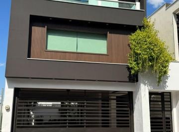 Casa de 3 habitaciones, Monterrey · Casa en Venta o Renta en Cima del Bosque!