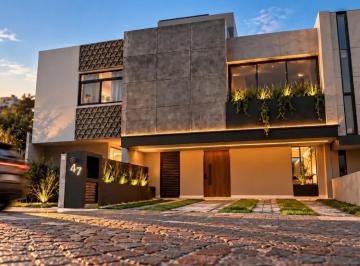 1 · Casa en Venta en Capital Sur, Querétaro - 3 Niveles, de Autor