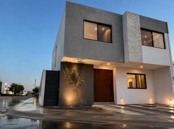 1 · Casa en Venta en Rodanta, Zona Zen Life, Doble Altura, Diseño de Autor!