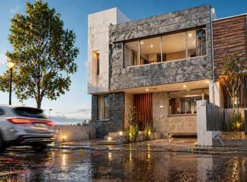 1 · Casa en Venta en Punta Esmeralda, Hermoso Diseño y Gran Ubicación
