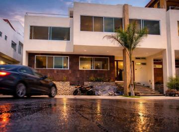 1 · Se Vende Casa en Cañadas del Lago, 3 Niveles, Roof Garden, Cto Servicio, Jardín