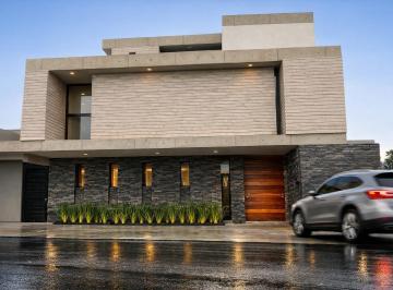 1 · Hermosa Residencia en Altos Juriquilla, 4ta Recamara, Roof Top, Cto Serv.