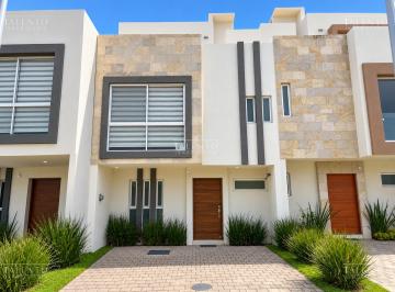 Casa de 4 habitaciones, Zapopan · Casa en Venta en Boreales Residencial Zapopan Jalisco