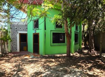 Casa · 400m² · 2 Recámaras · 1 Estacionamiento · Casa en Renta en Tulum Centro