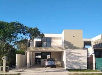 Casa de 4 habitaciones, Mérida · Casa en Renta | Residencial Parque Natura