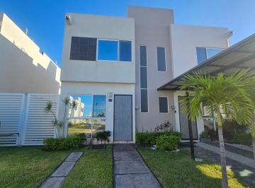 Casa · 72m² · 3 Recámaras · 1 Estacionamiento · Casa en Renta en Clúster con Alberca, Fracc Puerta Paraiso, Veracruz, Ver.