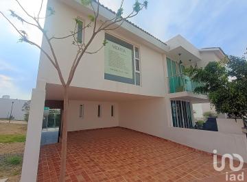 Casa · 188m² · 1 Recámara · 2 Estacionamientos · Casa en Av Vial 7 2130, Praderas, Corregidora, Cp 76904, Querétaro